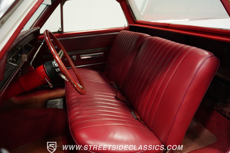 Chevrolet-El-camino-1966-Ermine-White-Red-13