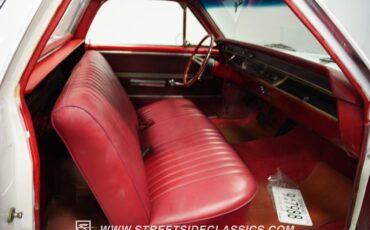 Chevrolet-El-camino-1966-Ermine-White-Red-15