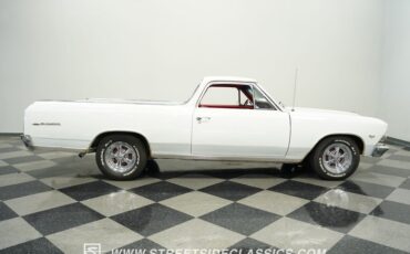 Chevrolet-El-camino-1966-Ermine-White-Red-19