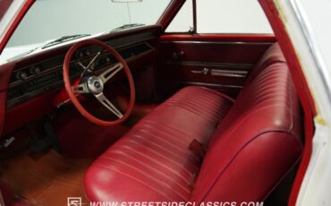 Chevrolet-El-camino-1966-Ermine-White-Red-2
