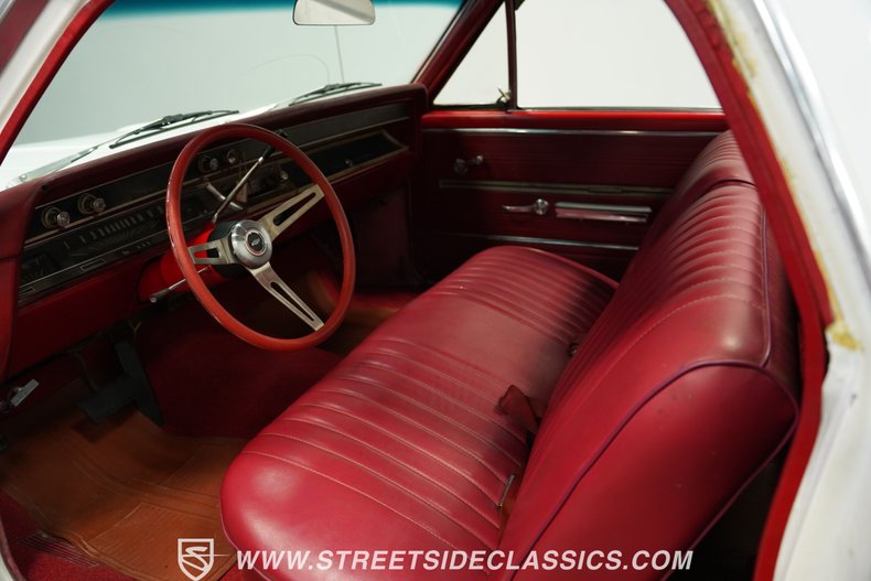 Chevrolet-El-camino-1966-Ermine-White-Red-2