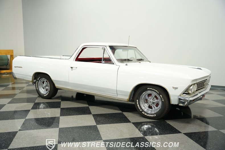Chevrolet-El-camino-1966-Ermine-White-Red-21