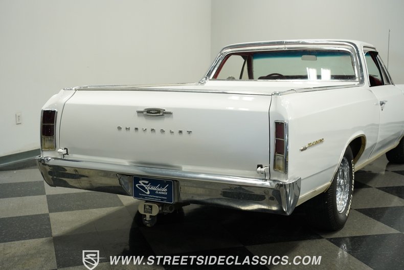 Chevrolet-El-camino-1966-Ermine-White-Red-29