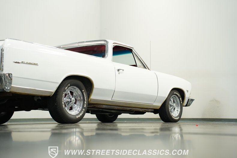 Chevrolet-El-camino-1966-Ermine-White-Red-31