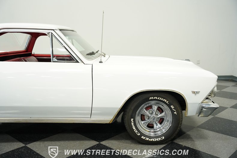 Chevrolet-El-camino-1966-Ermine-White-Red-33