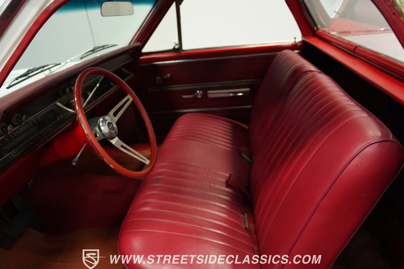 Chevrolet-El-camino-1966-Ermine-White-Red-40