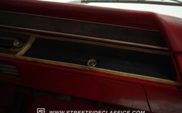 Chevrolet-El-camino-1966-Ermine-White-Red-44