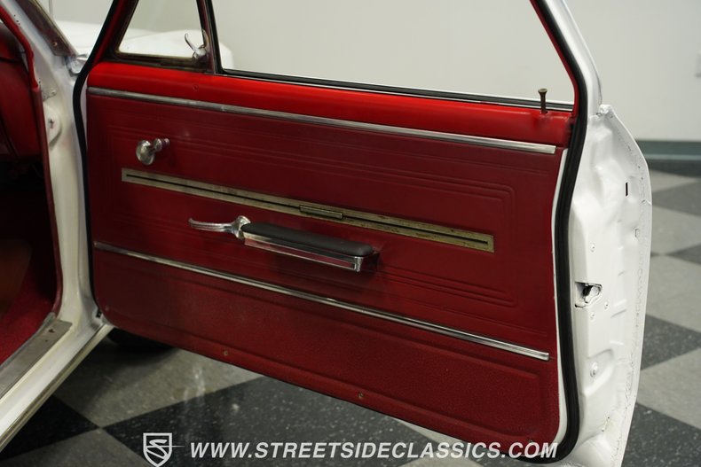 Chevrolet-El-camino-1966-Ermine-White-Red-45