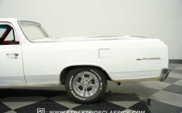 Chevrolet-El-camino-1966-Ermine-White-Red-47