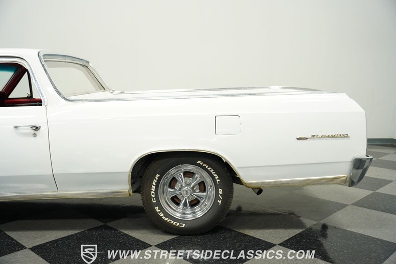 Chevrolet-El-camino-1966-Ermine-White-Red-47