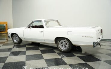 Chevrolet-El-camino-1966-Ermine-White-Red-6