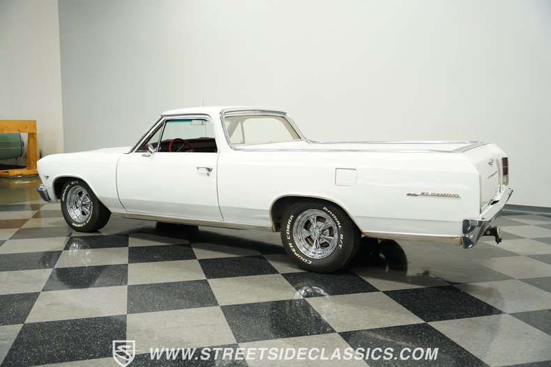 Chevrolet-El-camino-1966-Ermine-White-Red-6