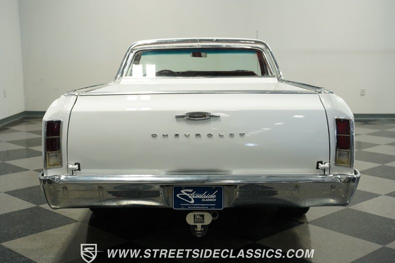 Chevrolet-El-camino-1966-Ermine-White-Red-9