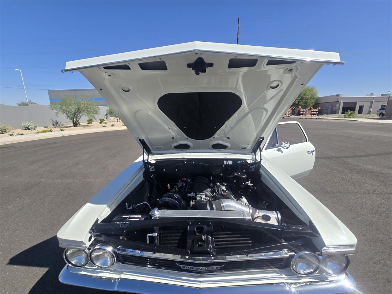 Chevrolet-El-camino-1966-Pearl-White-RedBlack-13