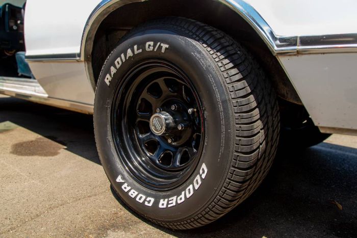 Chevrolet-El-camino-1985-White-3