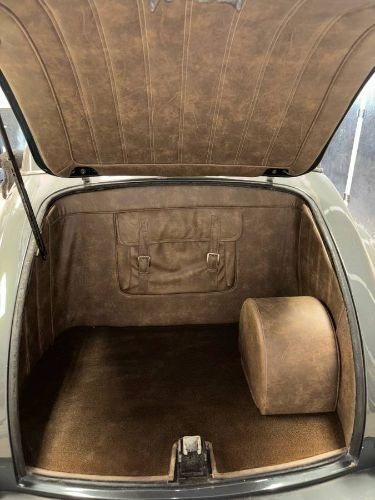 Chevrolet-Fleetmaster-1947-Gray-13