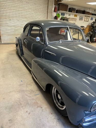 Chevrolet-Fleetmaster-1947-Gray-4