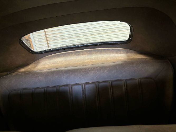 Chevrolet-Fleetmaster-1947-Gray-8
