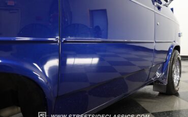 Chevrolet-G10-1984-Dark-Blue-Light-Blue-1