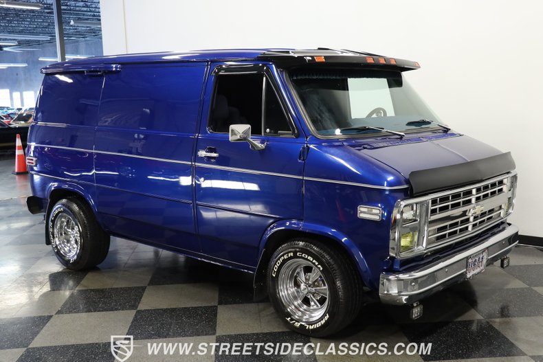 Chevrolet-G10-1984-Dark-Blue-Light-Blue-12