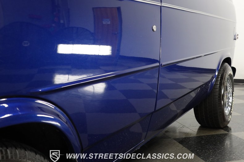 Chevrolet-G10-1984-Dark-Blue-Light-Blue-19