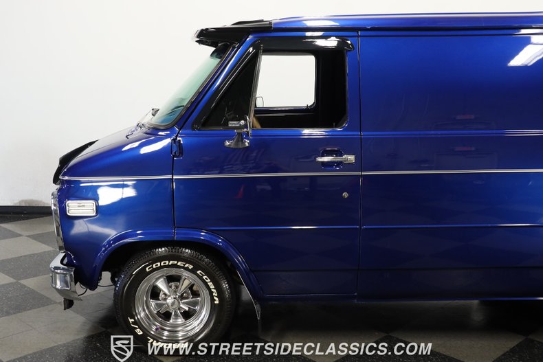 Chevrolet-G10-1984-Dark-Blue-Light-Blue-20