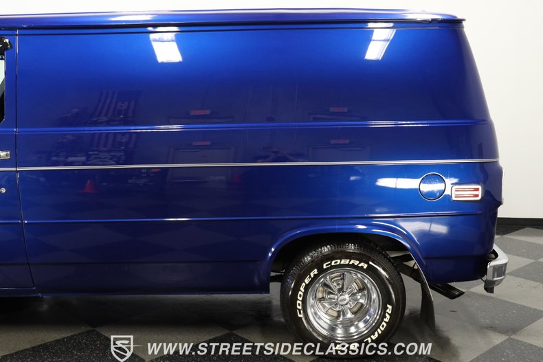 Chevrolet-G10-1984-Dark-Blue-Light-Blue-21