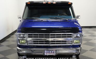 Chevrolet-G10-1984-Dark-Blue-Light-Blue-23