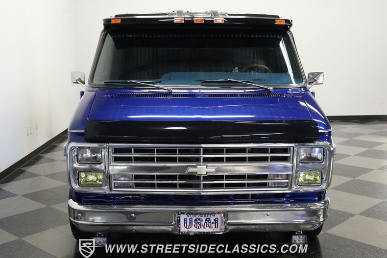 Chevrolet-G10-1984-Dark-Blue-Light-Blue-23