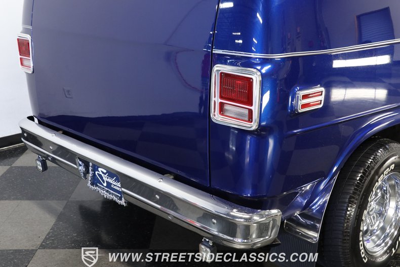Chevrolet-G10-1984-Dark-Blue-Light-Blue-25