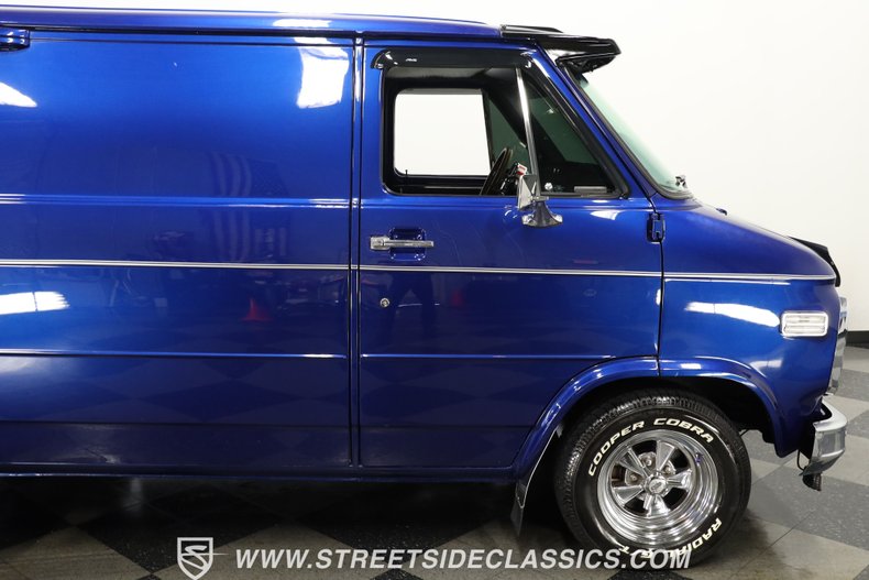 Chevrolet-G10-1984-Dark-Blue-Light-Blue-27
