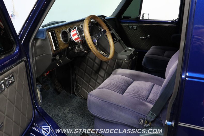 Chevrolet-G10-1984-Dark-Blue-Light-Blue-3