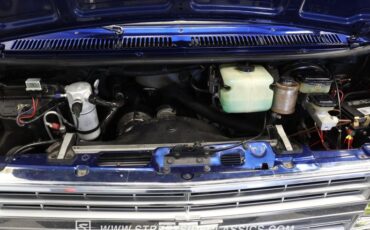 Chevrolet-G10-1984-Dark-Blue-Light-Blue-30