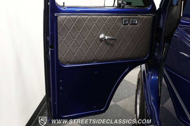 Chevrolet-G10-1984-Dark-Blue-Light-Blue-33