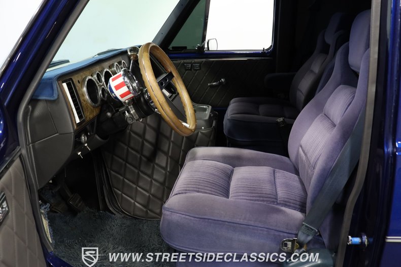 Chevrolet-G10-1984-Dark-Blue-Light-Blue-34