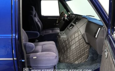 Chevrolet-G10-1984-Dark-Blue-Light-Blue-42
