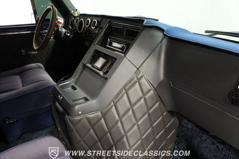 Chevrolet-G10-1984-Dark-Blue-Light-Blue-43