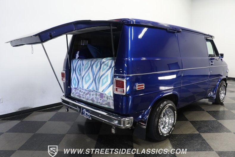 Chevrolet-G10-1984-Dark-Blue-Light-Blue-48