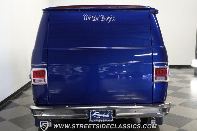Chevrolet-G10-1984-Dark-Blue-Light-Blue-7