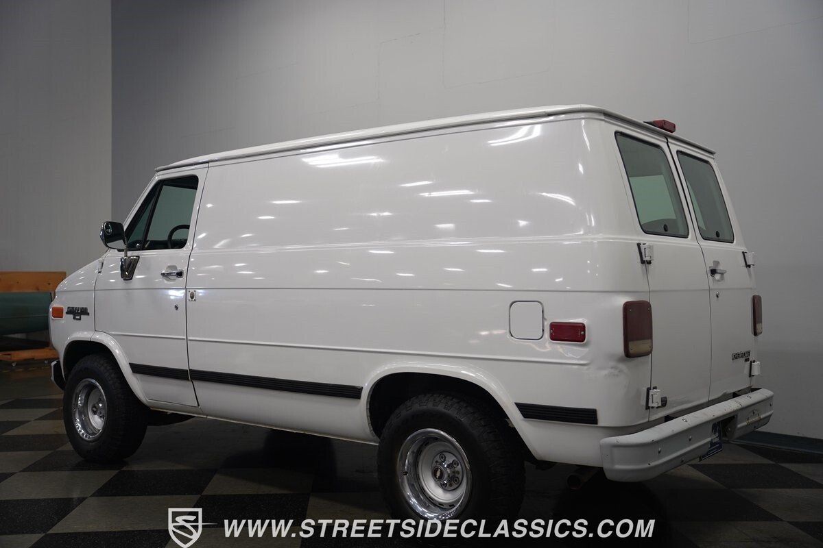 Chevrolet-G10-1995-Van-11