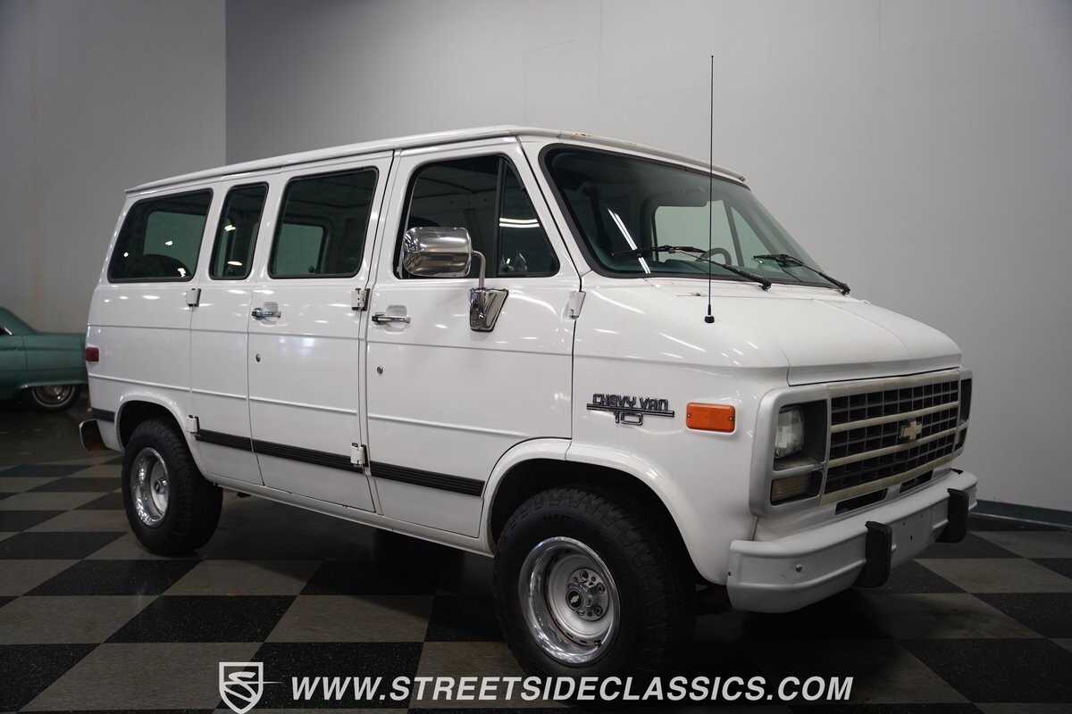 Chevrolet-G10-1995-Van-19