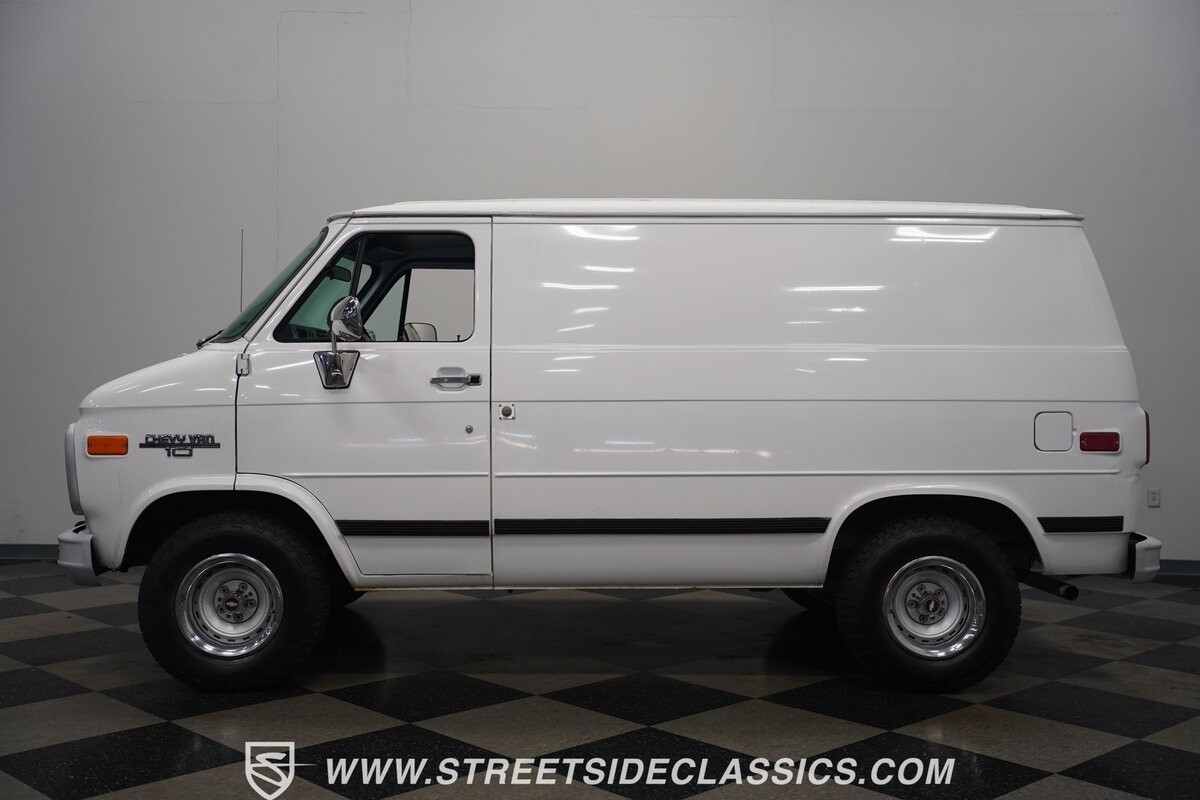 Chevrolet-G10-1995-Van-2