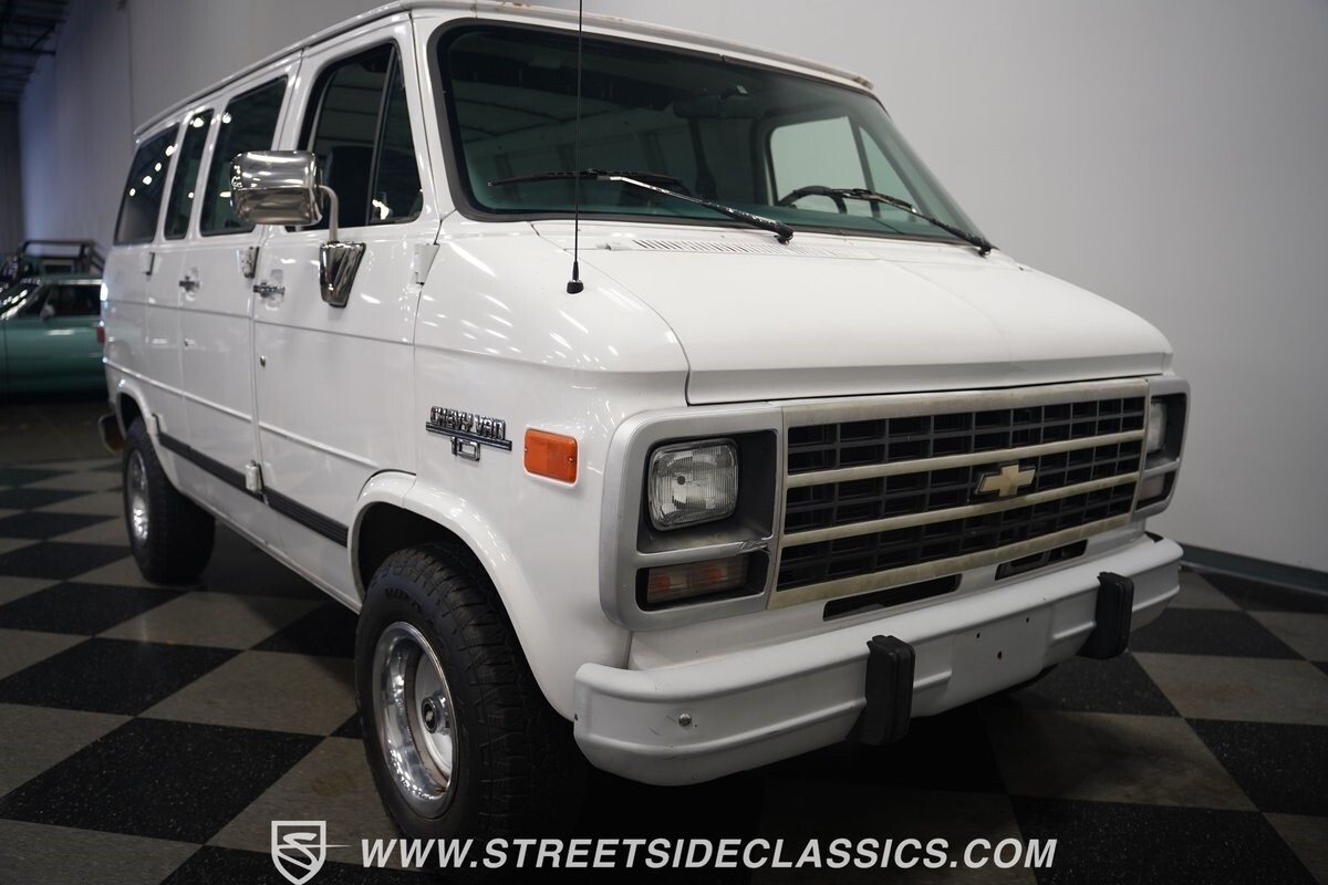 Chevrolet-G10-1995-Van-20
