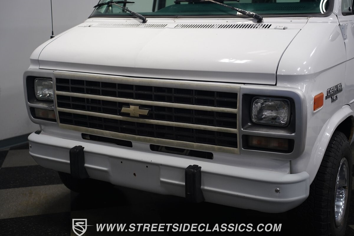 Chevrolet-G10-1995-Van-22