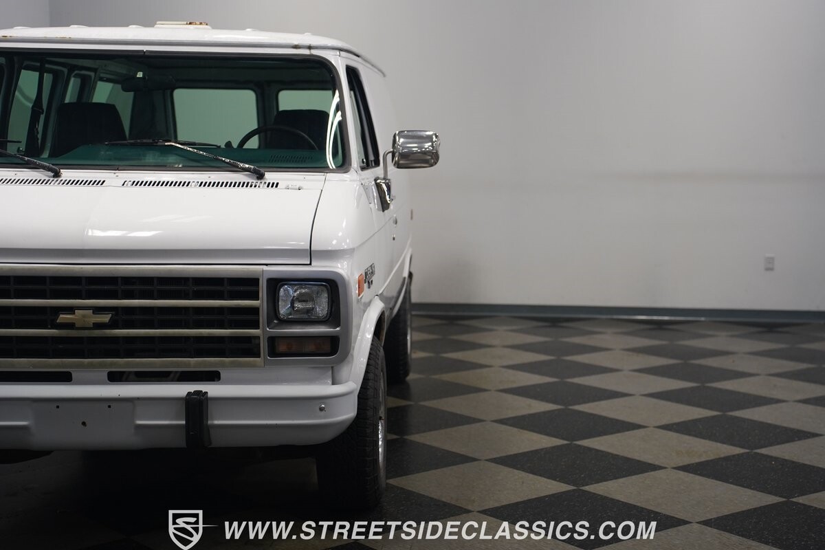 Chevrolet-G10-1995-Van-23