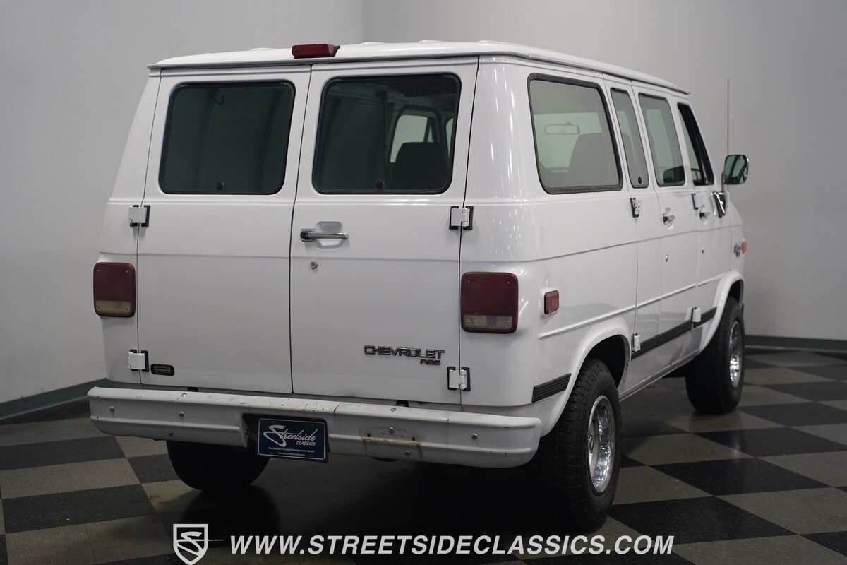 Chevrolet-G10-1995-Van-29