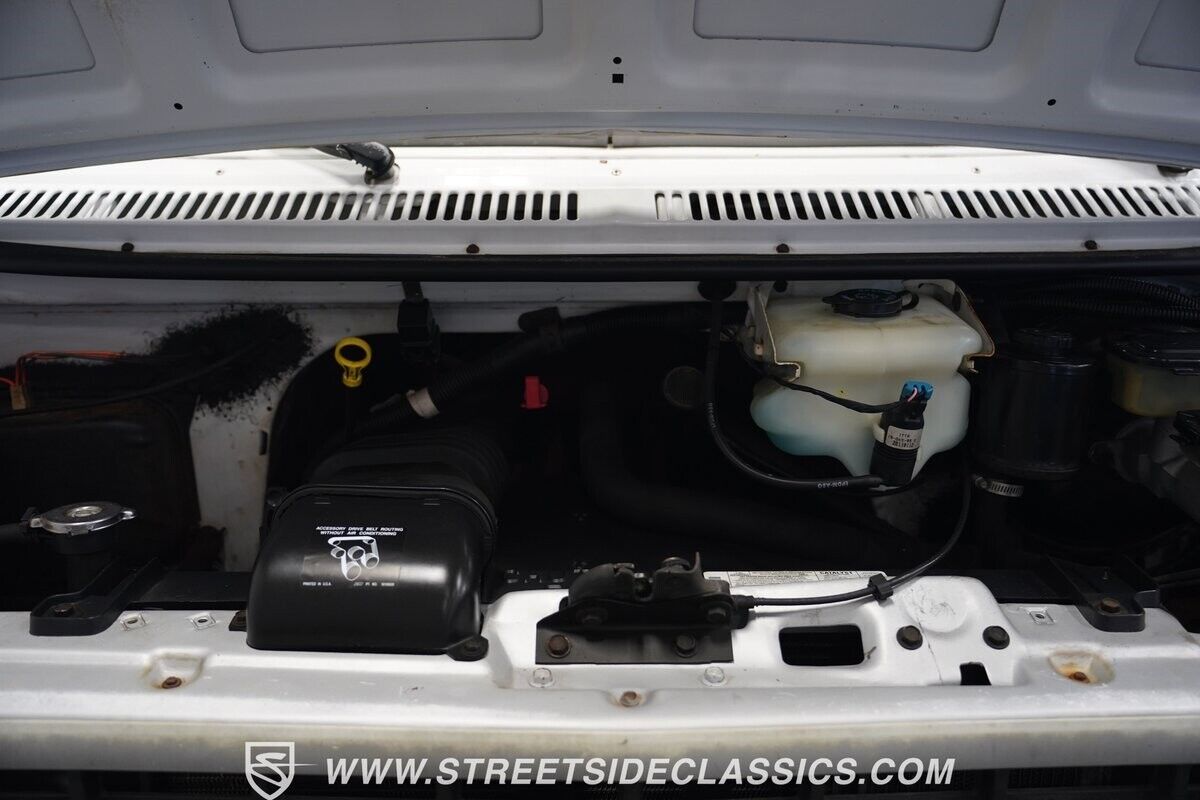 Chevrolet-G10-1995-Van-3