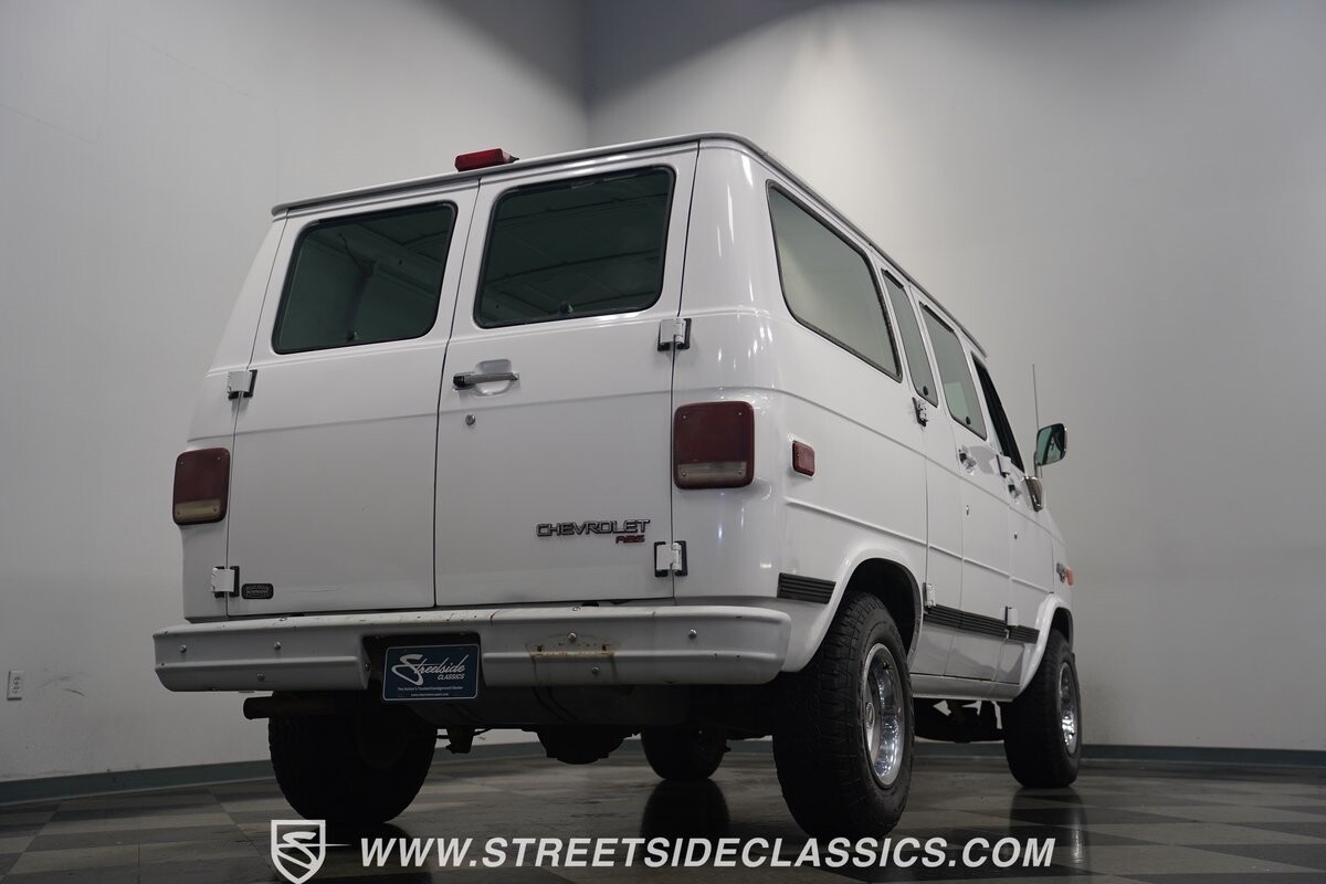 Chevrolet-G10-1995-Van-31