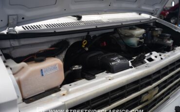 Chevrolet-G10-1995-Van-36