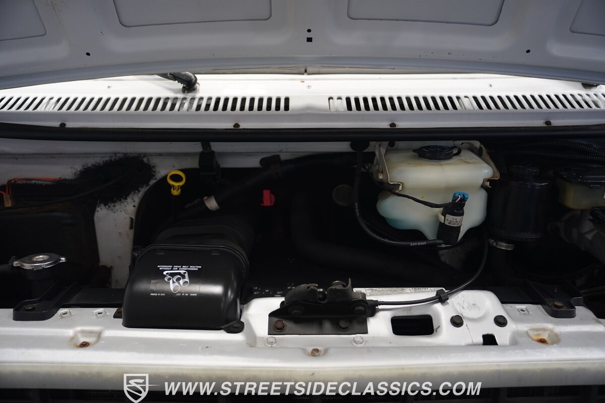 Chevrolet-G10-1995-Van-37